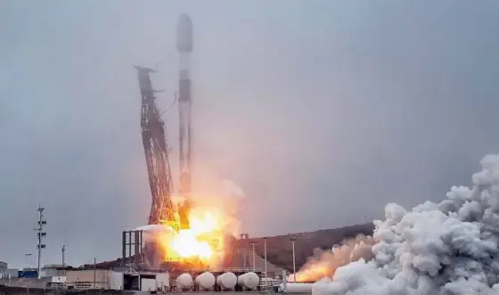 UN SATÉLITE GALLEGO EN EL ESPACIO