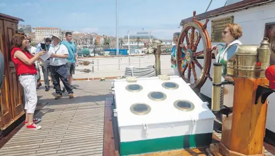 A BORDO DEL JUAN SEBASTIÁN DE ELCANO
