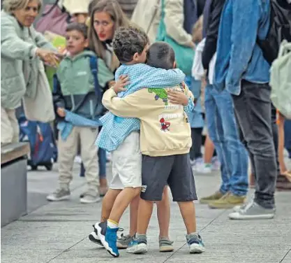 ILUSIÓN Y ABRAZOS EN LA VUELTA AL COLE