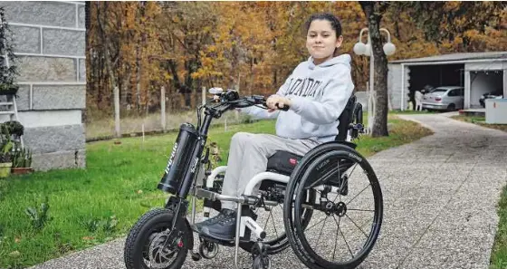 AUDREY, CON ATROFIA MUSCULAR ESPINAL, ESTUDIA FÍSICA Y MATEMÁTICAS