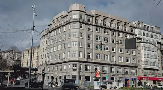 CUATRO CAMINOS REJUVENECE