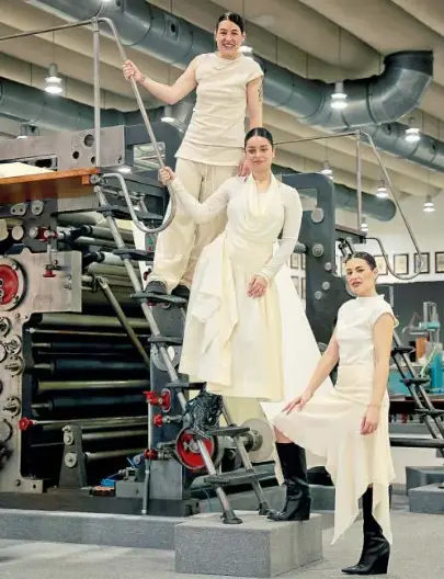 «AGORA MOLAN AS NENAS QUE TOCAN A PANDEIRETA»