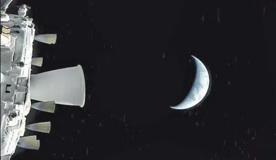 MÁS CERCA DE LA LUNA