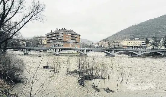 AGUA QUE SÍ LLEGARÁ A LOS EMBALSES