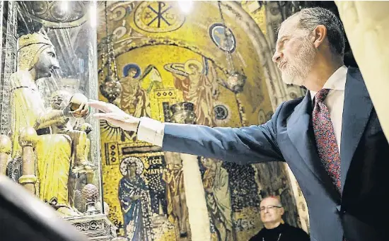 EL REY RECHAZA LOS “DISCURSOS TOTALITARIOS”