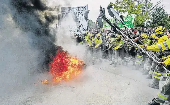 LOS BOMBEROS CALIENTAN EL PLENO EN CASTILLA Y LEÓN