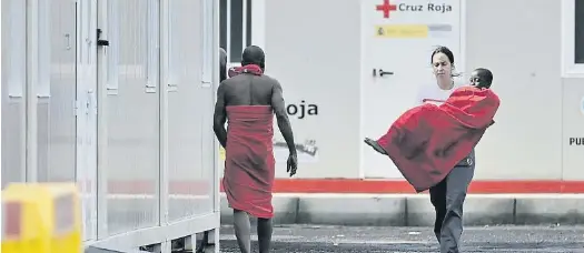 LAS LLEGADAS IRREGULARES DE INMIGRANTES DESCIENDEN UN 42%