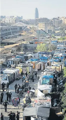 DESALOJADO EL POBLADO DE CHABOLAS