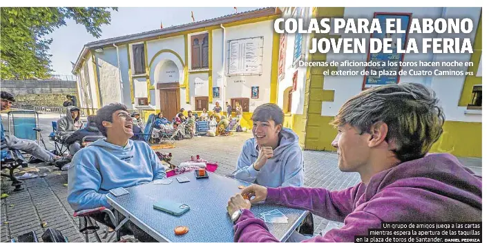 COLAS PARA EL ABONO
JOVEN DE LA FERIA