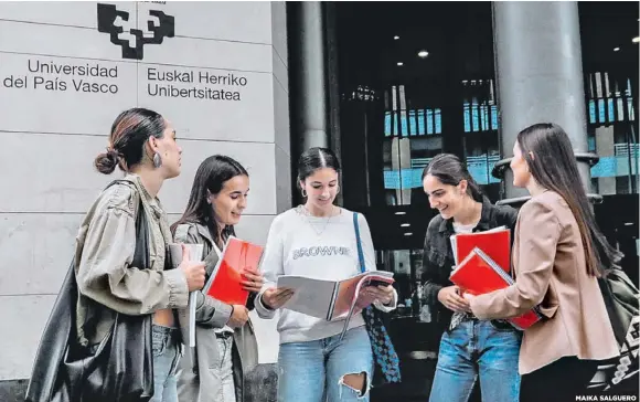 EL 85% DE LOS VASCOS ESTUDIA LA CARRERA EN EUSKADI