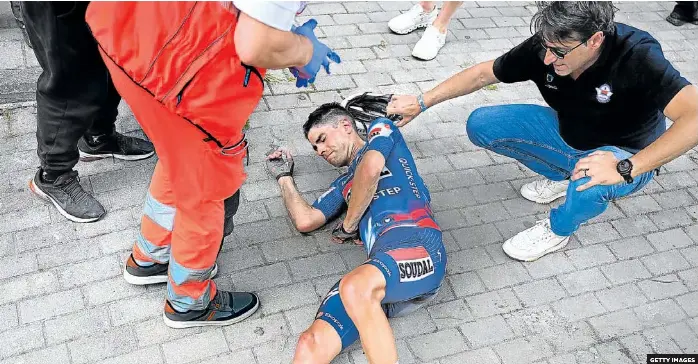 BRUTAL CAÍDA DE LANDA EN EL GIRO
