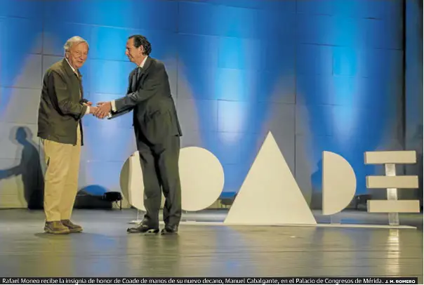MONEO RECIBE EL RECONOCIMIENTO DE SUS COLEGAS EXTREMEÑOS