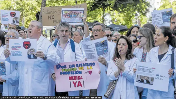 UNO DE CADA TRES MÉDICOS DEL SES HACE HUELGA