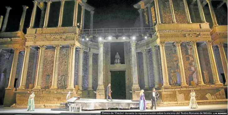 LA ELECTRA MÁS CONMOVEDORA CONQUISTA EL TEATRO ROMANO