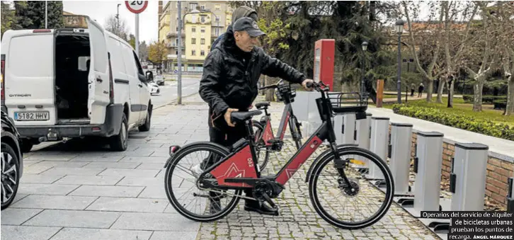 BADAJOZ PRUEBA SUS NUEVAS BICIS ELÉCTRICAS