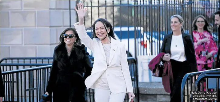 TRUMP RECIBE DISCRETAMENTE A CORINA