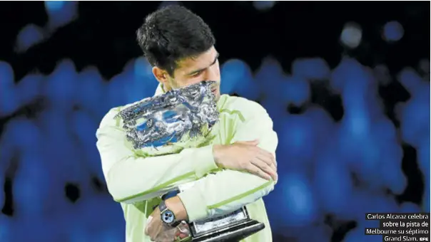ALCARAZ SE IMPONE A DJOKOVIC Y HACE HISTORIA