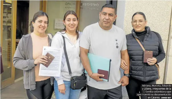 «PARA PODER TRABAJAR TENGO QUE TENER PAPELES»