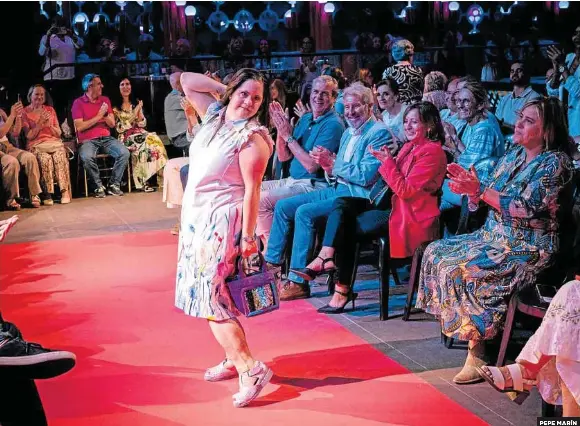 UNA PASARELA LLENA DE ESTRELLAS