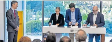 “DIGNIDAD SALARIAL”: SÁNCHEZ FIRMA EL ALZA A LOS FUNCIONARIOS