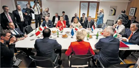 LA REUNIÓN PARALELA DE VON DER LEYEN Y MELONI.