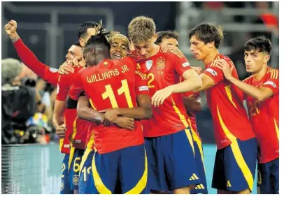 ESPAÑA, A LA FINAL TRAS UN FESTÍN DE GOLES.