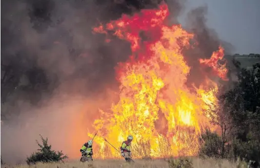 EL FUEGO CASTIGA A ESPAÑA