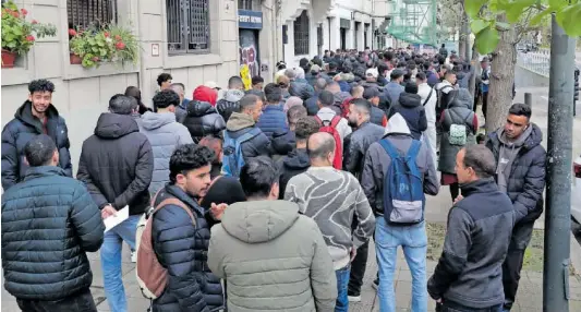 ESPAÑA COMIENZA UNA HISTÓRICA REGULARIZACIÓN DE INMIGRANTES