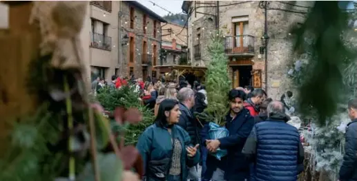 VIC I ESPINELVES, DOS DESTINS DE PAÍS