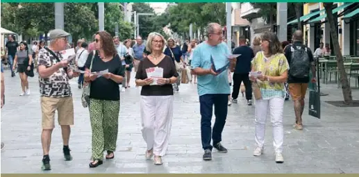 A PEU DE CARRER PEL CATALÀ