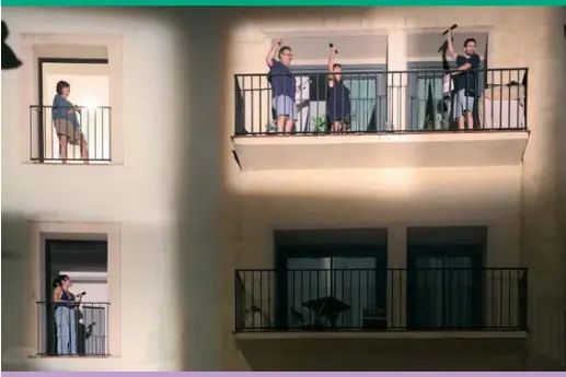 BALCONS ALTERNATIUS PER AL PREGÓ
