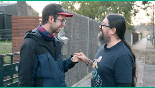 UNA VIDA MÉS ENLLÀ DE LA FAMÍLIA