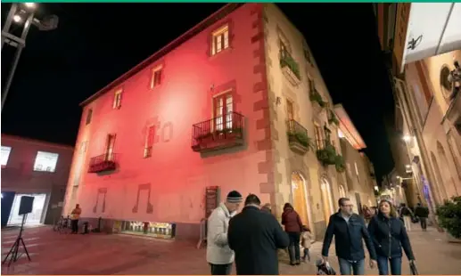 CAN PEDRALS S’IL·LUMINA