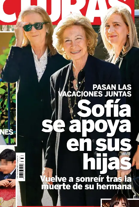 SOFÍA SE APOYA EN SUS HIJAS