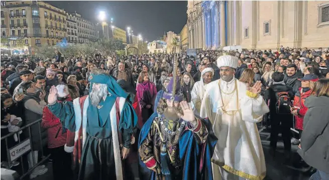 LOS REYES MAGOS REGALAN SONRISAS E ILUSIÓN