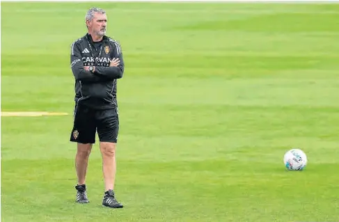 EMILIO LARRAZ: «EL ENTRENADOR SOY YO»