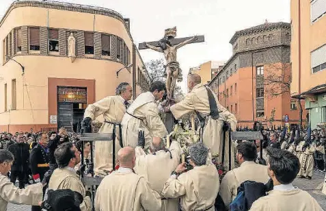 FERVOR DE MARTES SANTO EN ZARAGOZA
