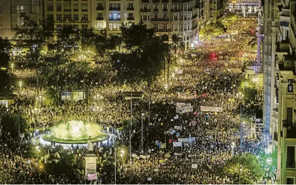 VALÈNCIA EXIGEIX DIMISSIONS