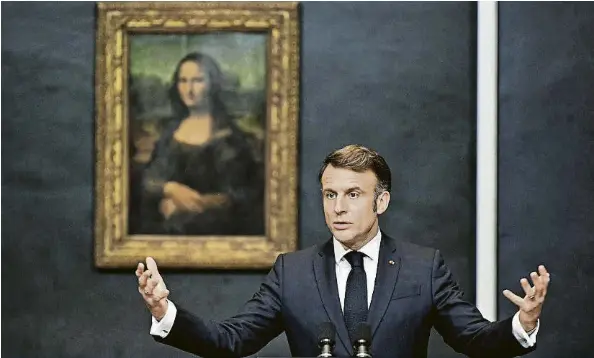 MACRON, DE NOTRE-DAME AL LOUVRE DEL FUTUR