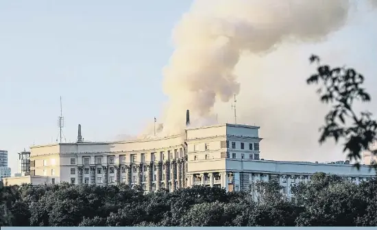 RÚSSIA BOMBARDEJA EL GOVERN DE KÍIV