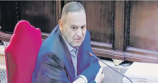 ÁBALOS DESAFIA L’UCO A TROBAR EL BOTÍ