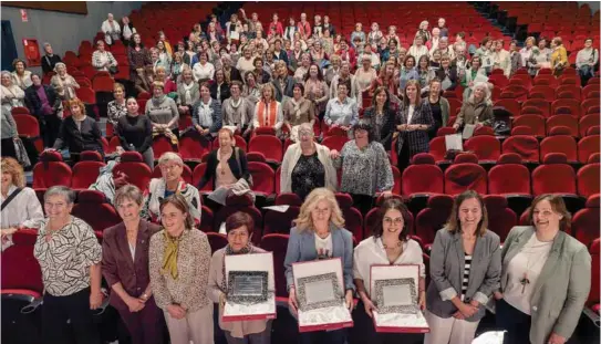 LA VOZ FEMENINA DEL MUNDO RURAL