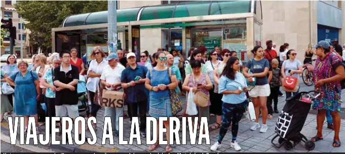 VIAJEROS A LA DERIVA
