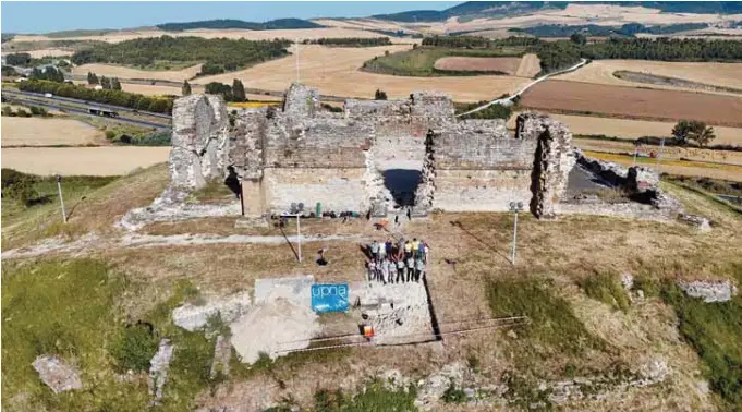 TIEBAS INDAGA EN SU CASTILLO