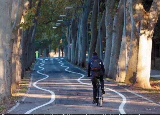 LA PECULIAR CARRETERA DE LA UN
