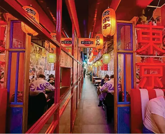 TIEF IM REICH DER MITTE