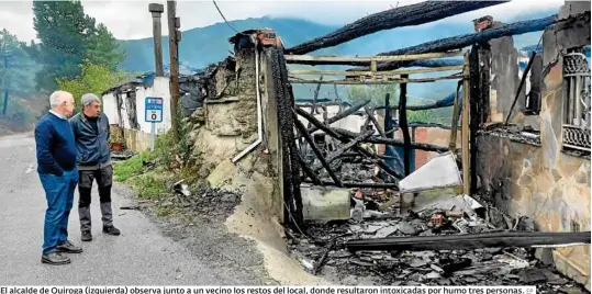 TRES EVACUADOS AL ARDER UNA CANTINA EN QUIROGA