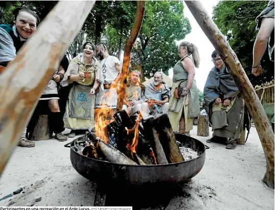 CONSAGRADOS AL ARDE LUCUS