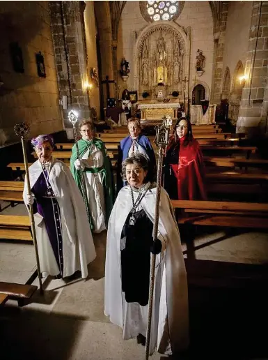 LA PASIÓN SEGÚN ELLAS