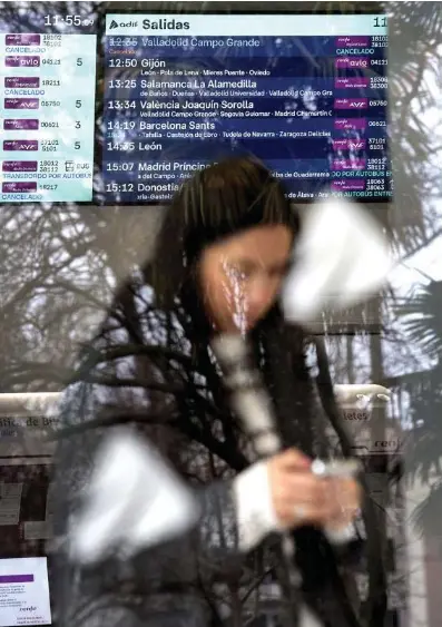 COLAPSO FERROVIARIO POR LA HUELGA DE MAQUINISTAS